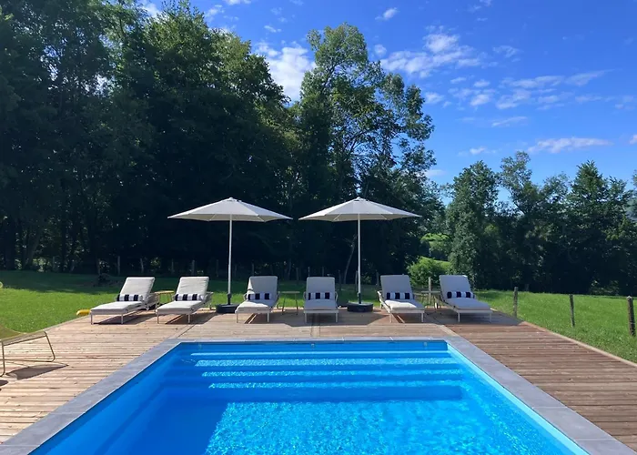 Bed & Breakfast Chateau Forest 3*